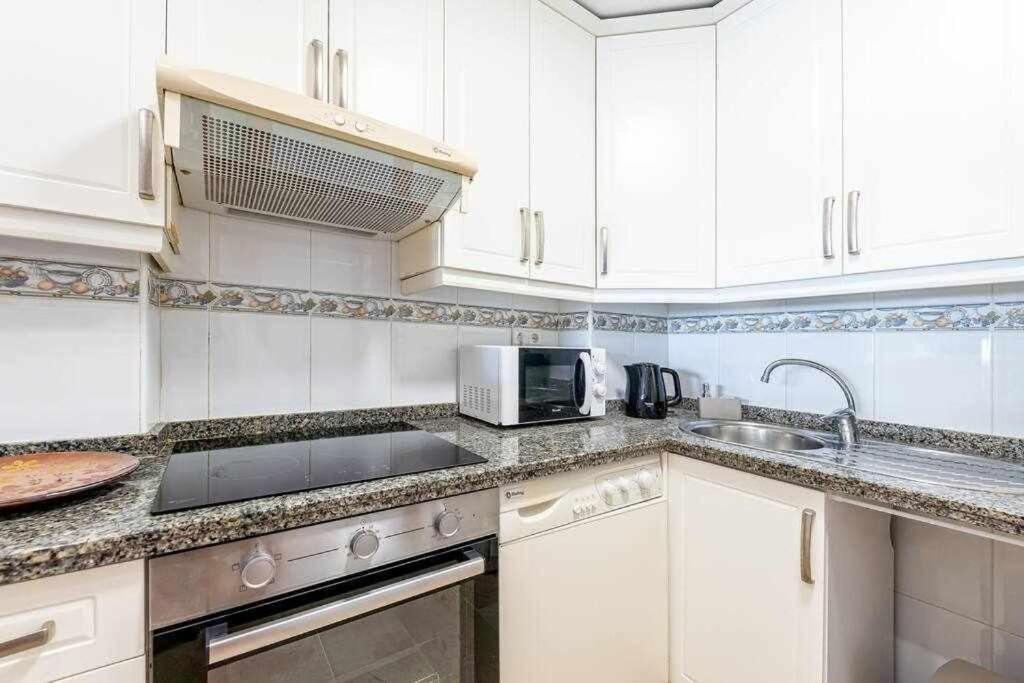 797 Holiday Rentals- Hermoso Apartamento Para 4 En Бенальмадена Экстерьер фото