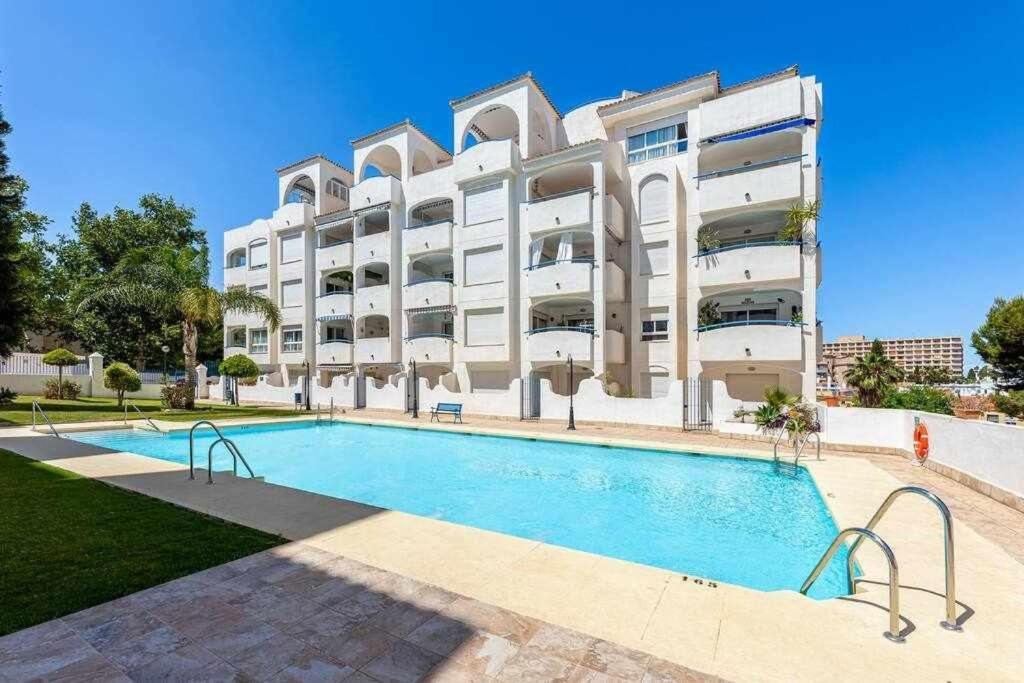 797 Holiday Rentals- Hermoso Apartamento Para 4 En Бенальмадена Экстерьер фото