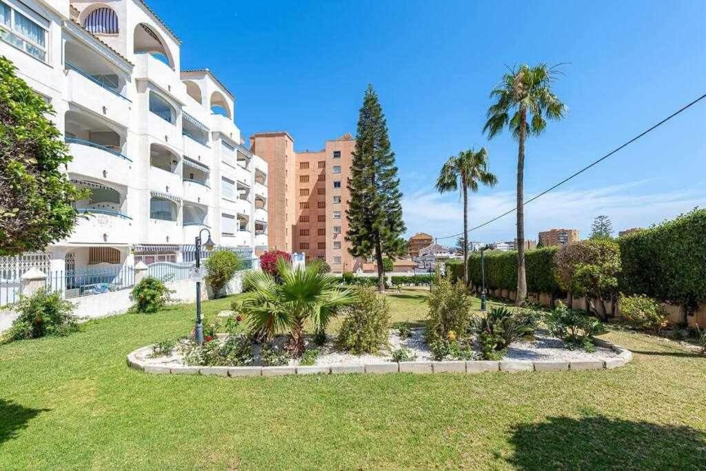 797 Holiday Rentals- Hermoso Apartamento Para 4 En Бенальмадена Экстерьер фото
